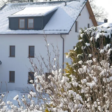 Gemuetliche Familienferienwohnung Im Obergeschoss * Bad Brambach