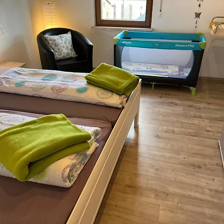 Gemuetliche Familienferienwohnung Im Obergeschoss Apartment *