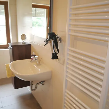 Gemuetliche Familienferienwohnung Im Obergeschoss Apartment Bad Brambach
