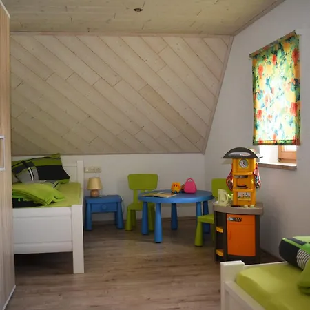 Gemuetliche Familienferienwohnung Im Obergeschoss Apartment