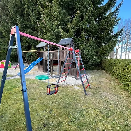 Apartment Gemuetliche Familienferienwohnung Im Obergeschoss