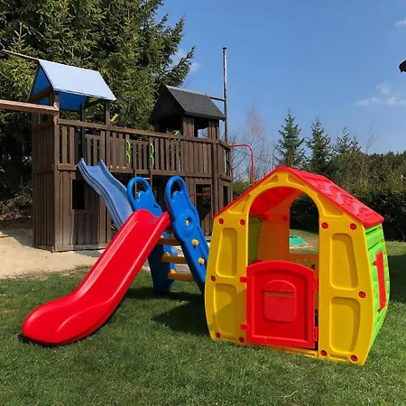 Apartment Gemuetliche Familienferienwohnung Im Obergeschoss *